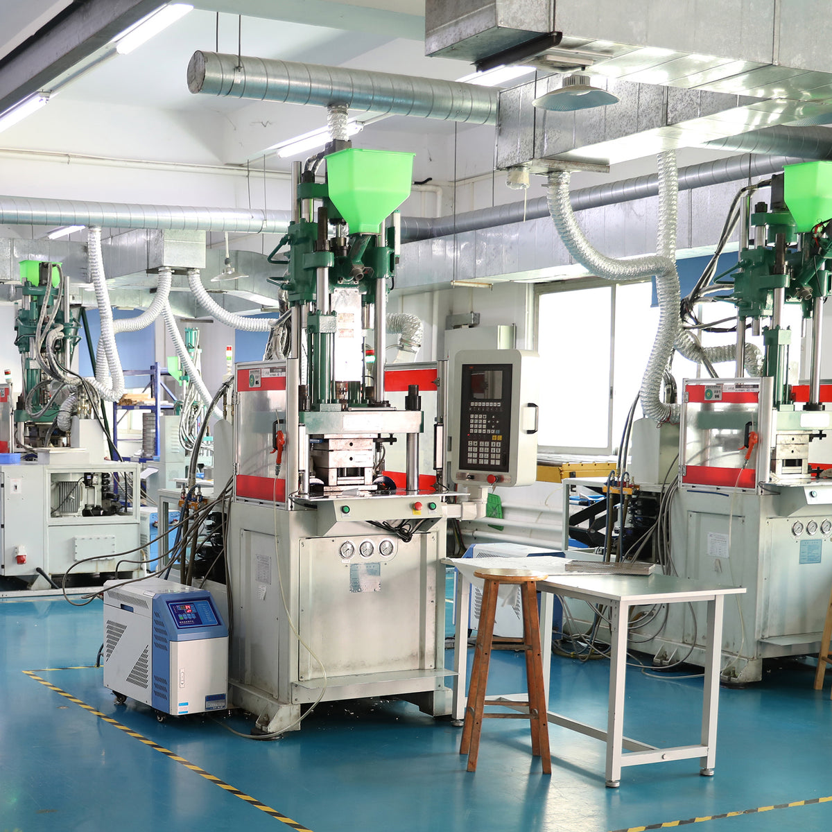 China Ceramic Powder Metallurgy Injection Molding Workshop
